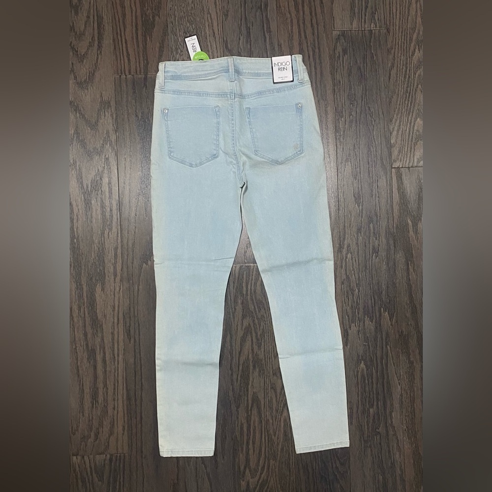 Indigo Rein Women's Light Blue Skinny Jeans - Picture 7 of 9